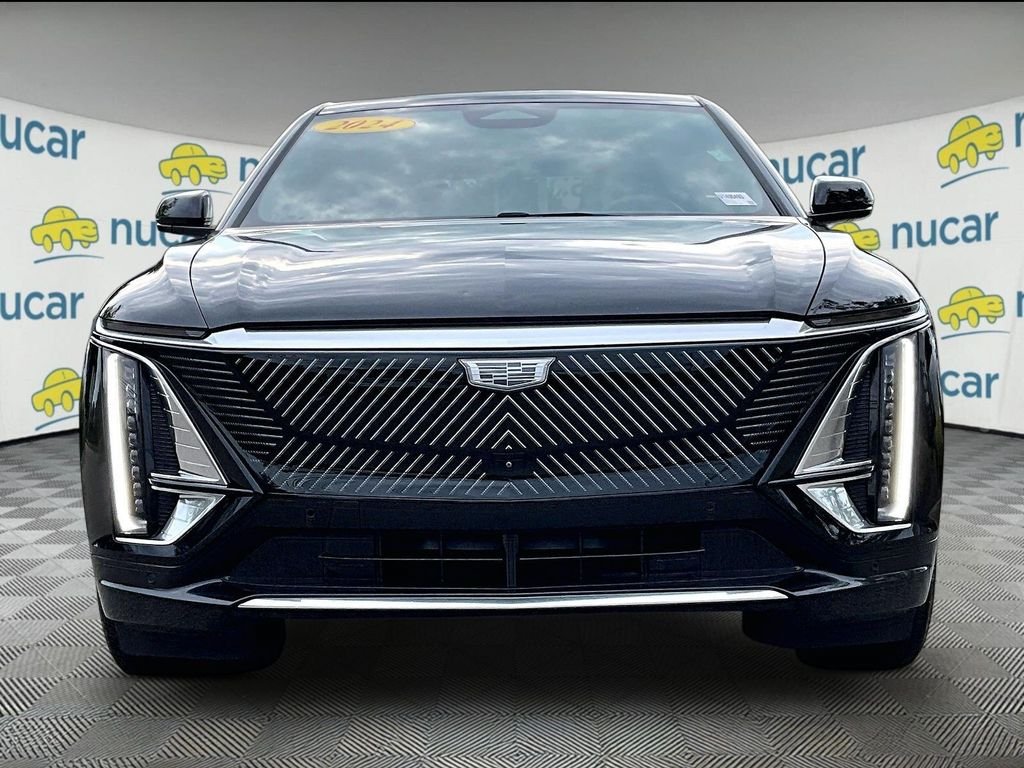 Used 2024 Cadillac Lyriq Luxury AWD/4WD image 2
