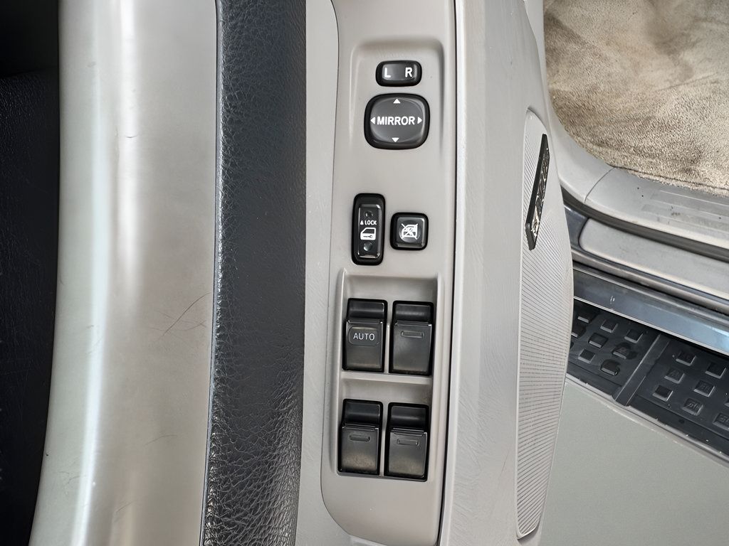 Used 2005 Toyota 4Runner Limited AWD/4WD image 13
