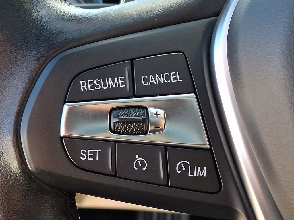 Used 2022 BMW 330e xDrive image 23