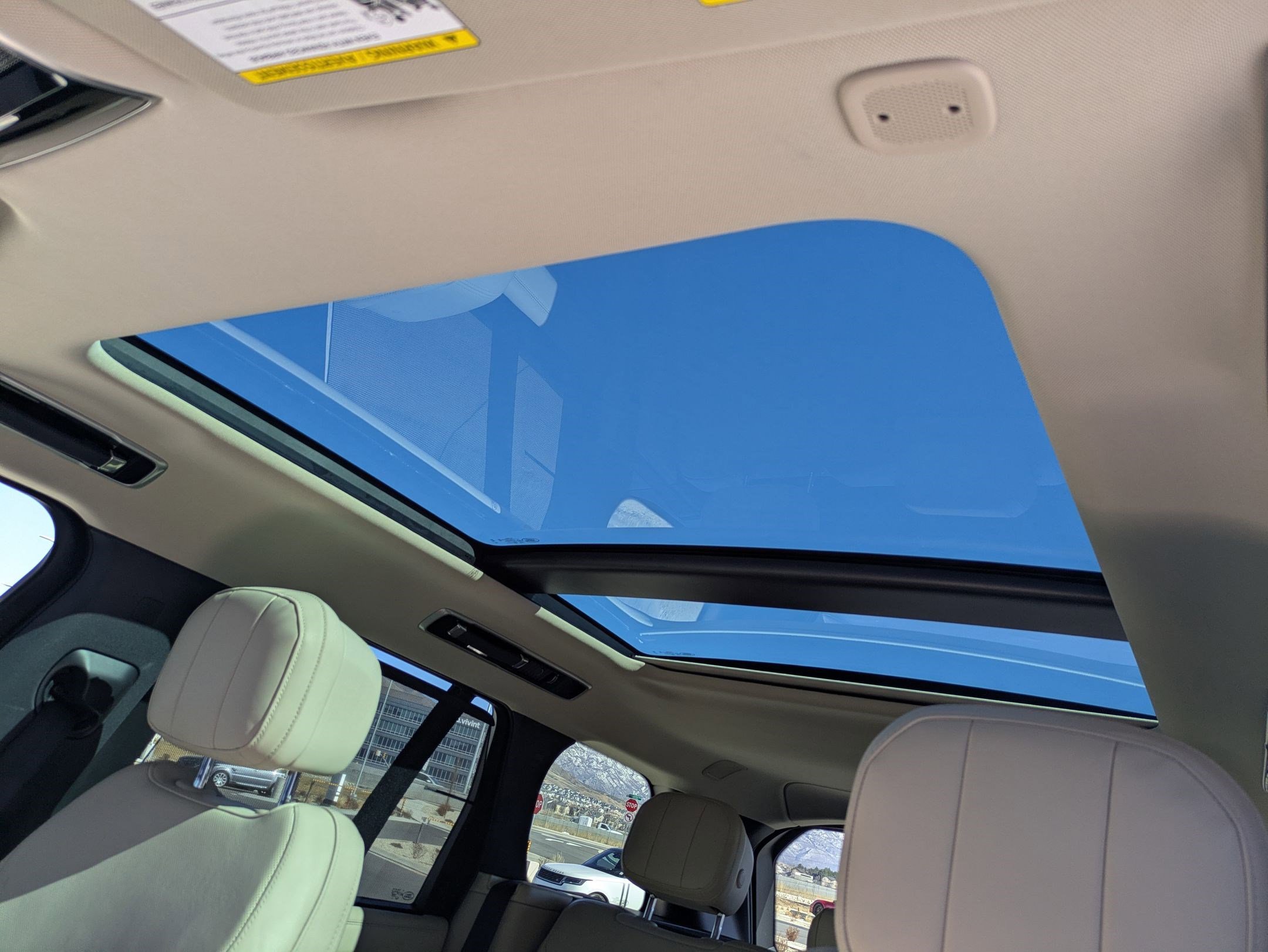 Certified 2024 Land Rover Range Rover SE image 23