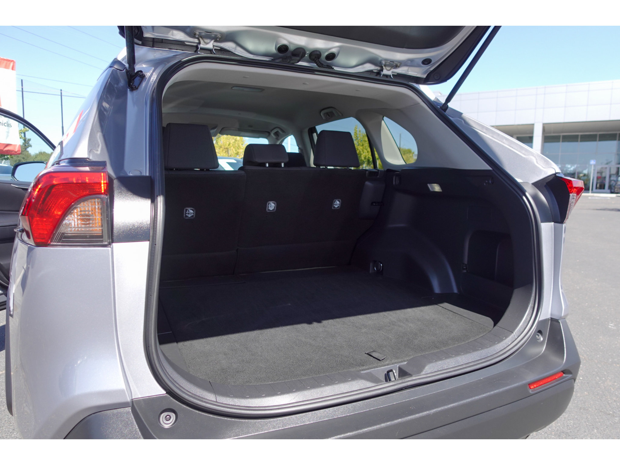 Certified 2025 Toyota RAV4 LE AWD/4WD image 22