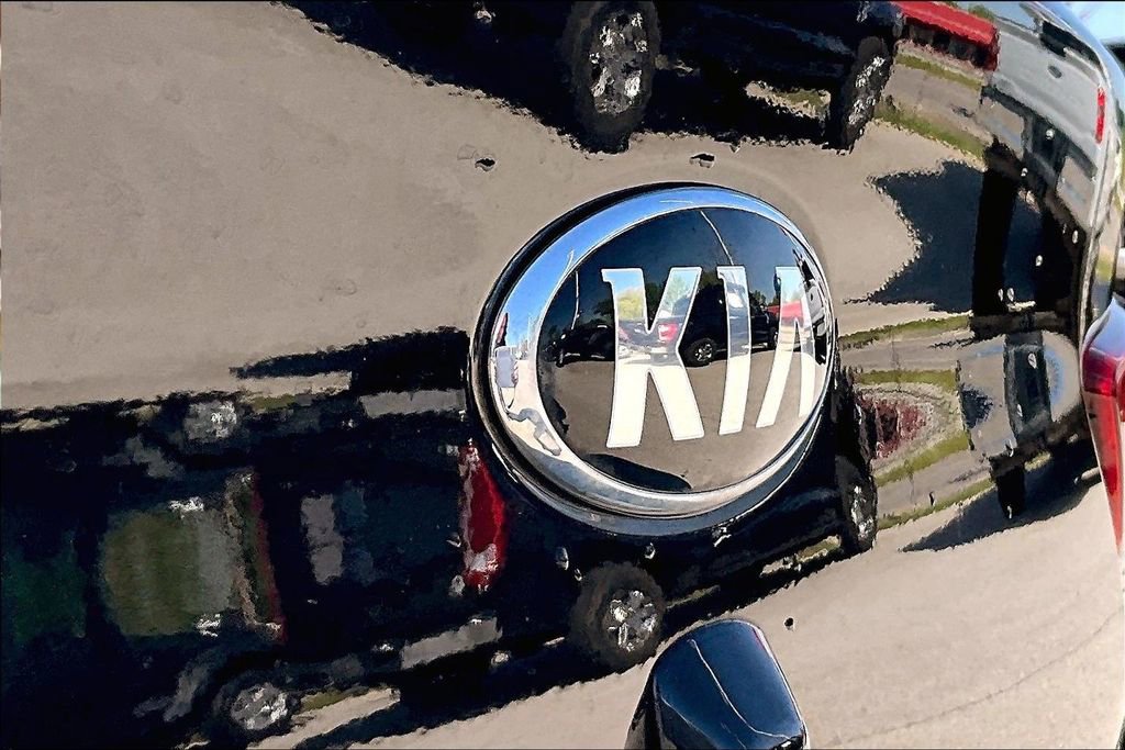 Used 2021 Kia Rio LX FWD image 9
