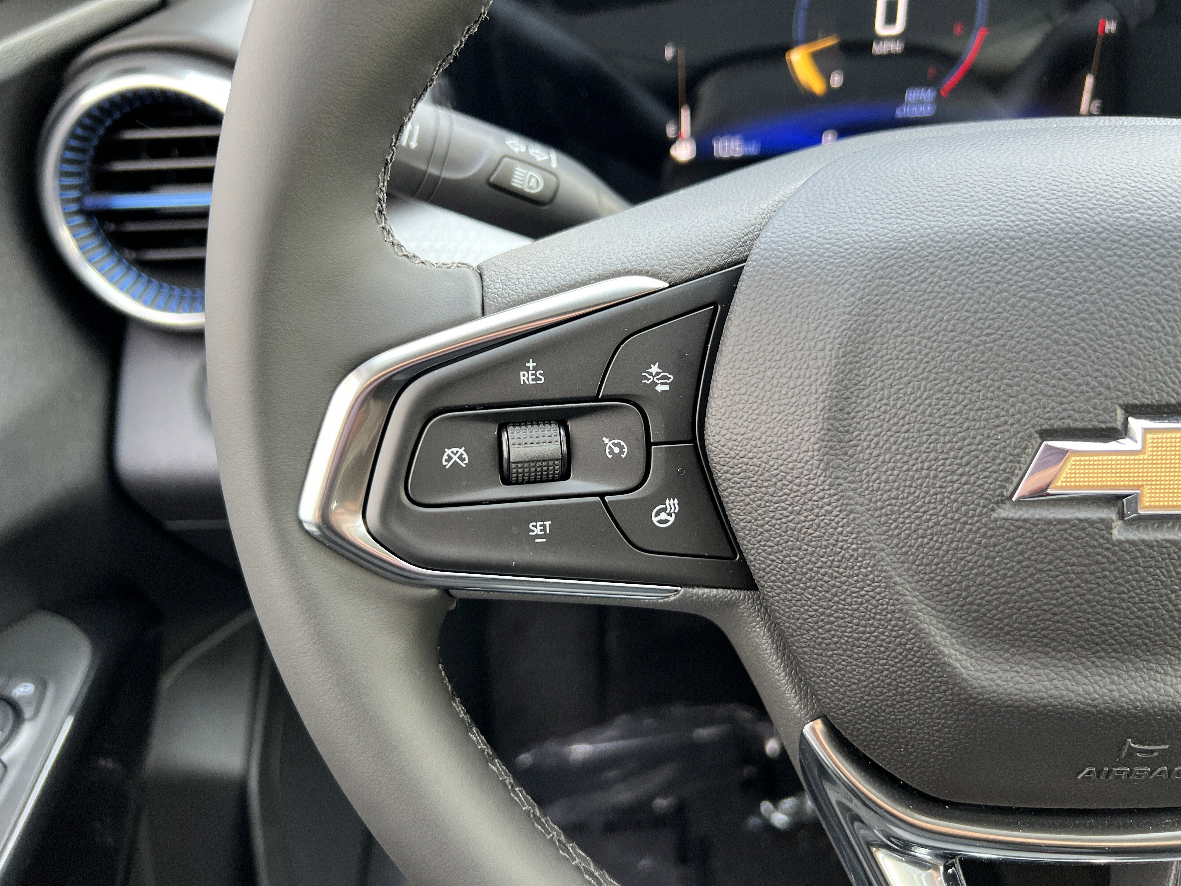 New 2026 Chevrolet Trax LT w/ LT Convenience Package FWD image 26