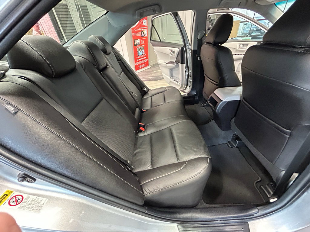 Used 2015 Toyota Camry SE FWD image 41