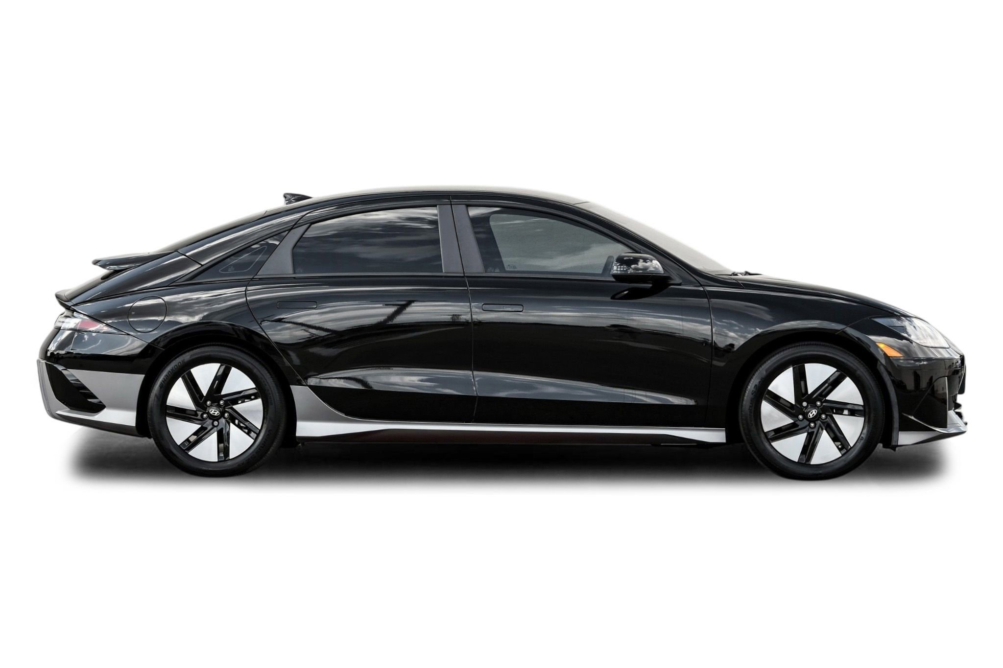 Used 2024 Hyundai Ioniq 6 SE RWD image 6