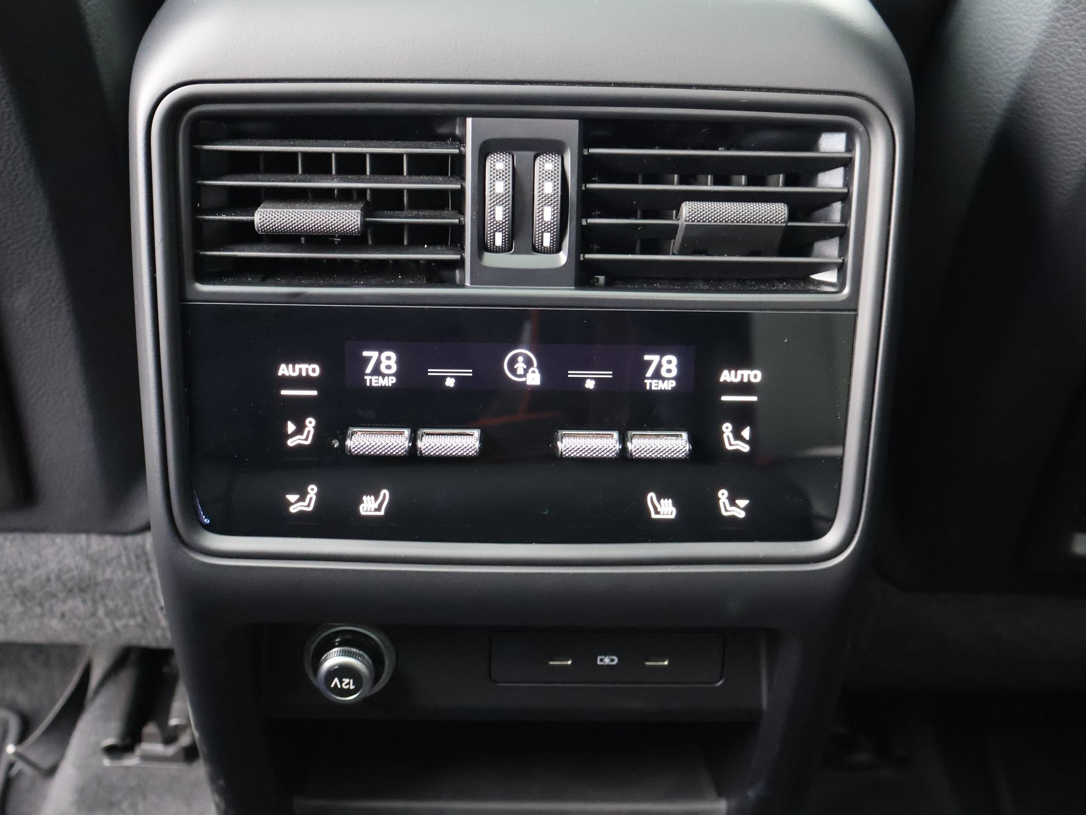 Certified 2025 Porsche Cayenne AWD/4WD image 26