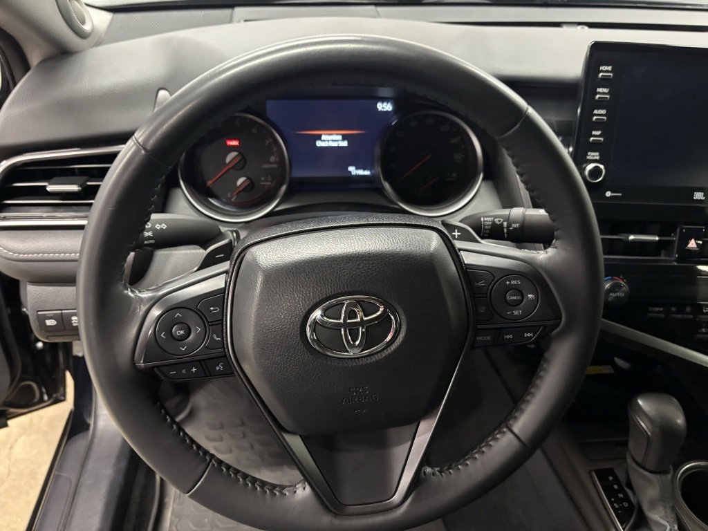 Used 2024 Toyota Camry XSE w/ Navigation Package image 17