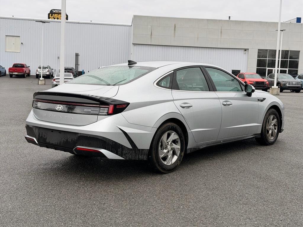 Used 2025 Hyundai Sonata SE image 12