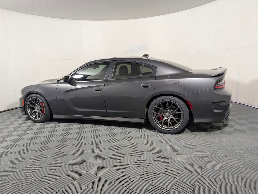 Used 2016 Dodge Charger SRT w/ Harman/Kardon Audio Group RWD image 4