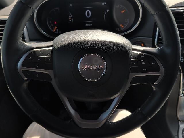 Used 2022 Jeep Grand Cherokee Laredo X image 16