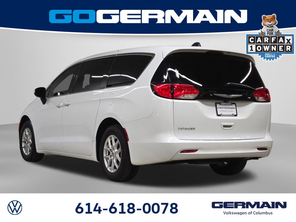 Used 2022 Chrysler Voyager LX image 11