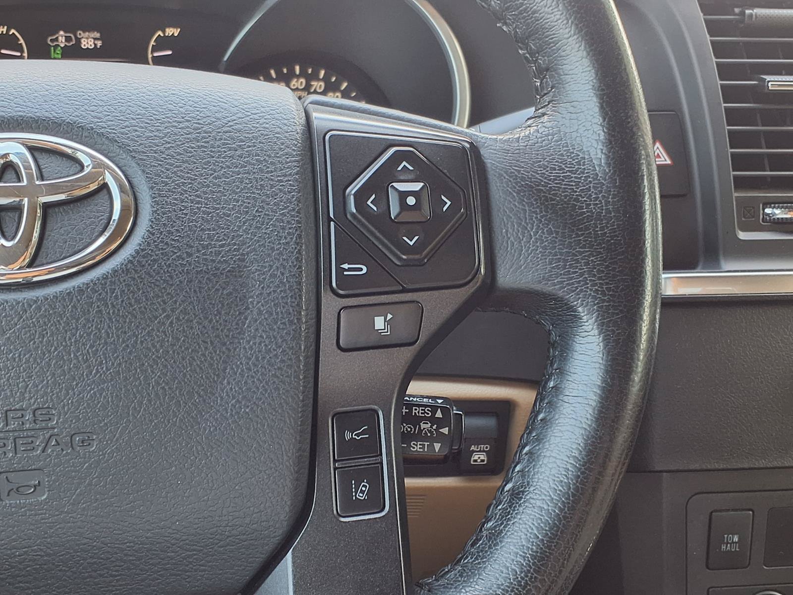 Used 2020 Toyota Sequoia Platinum RWD image 25