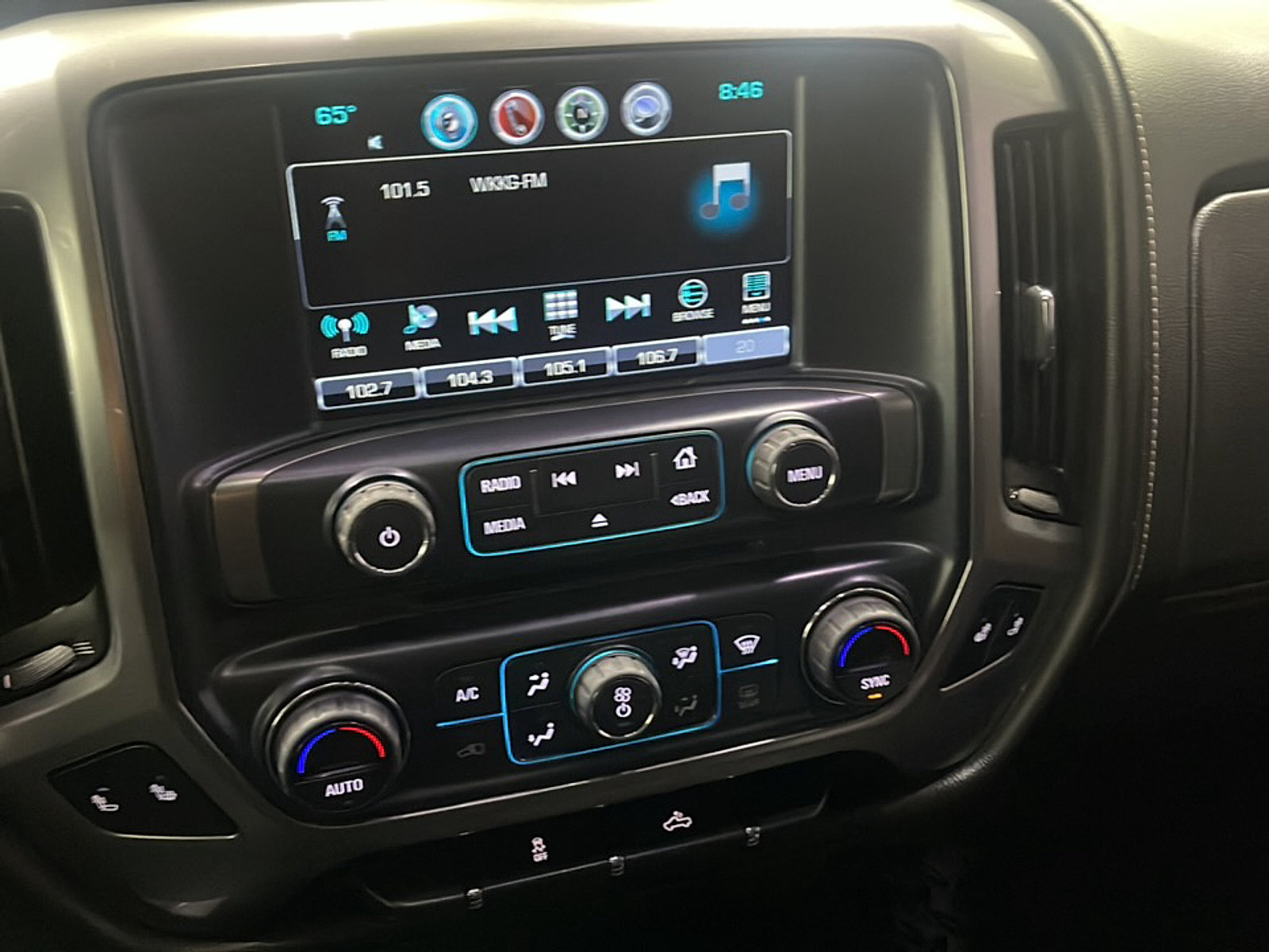Used 2018 Chevrolet Silverado 1500 LTZ AWD/4WD image 8