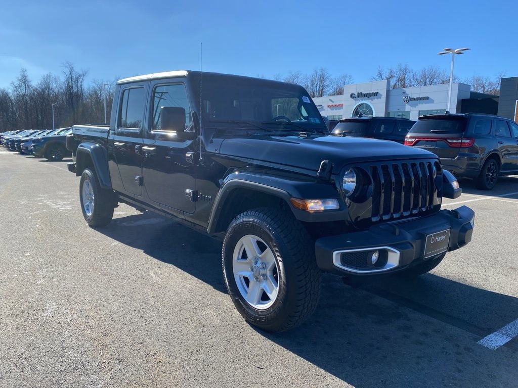 Used 2022 Jeep Gladiator Sport image 1