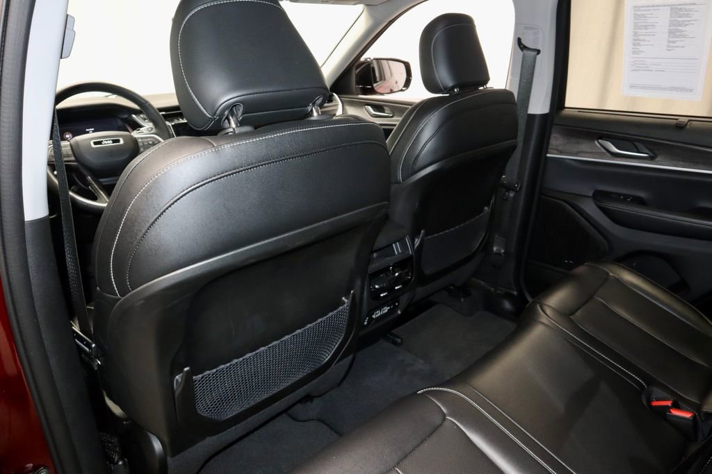 Used 2024 Jeep Grand Cherokee Limited w/ Luxury Tech Group II image 21