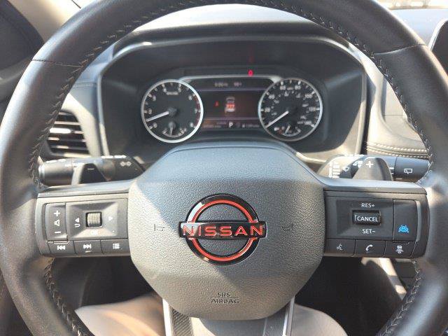 Used 2025 Nissan Rogue SV FWD image 40