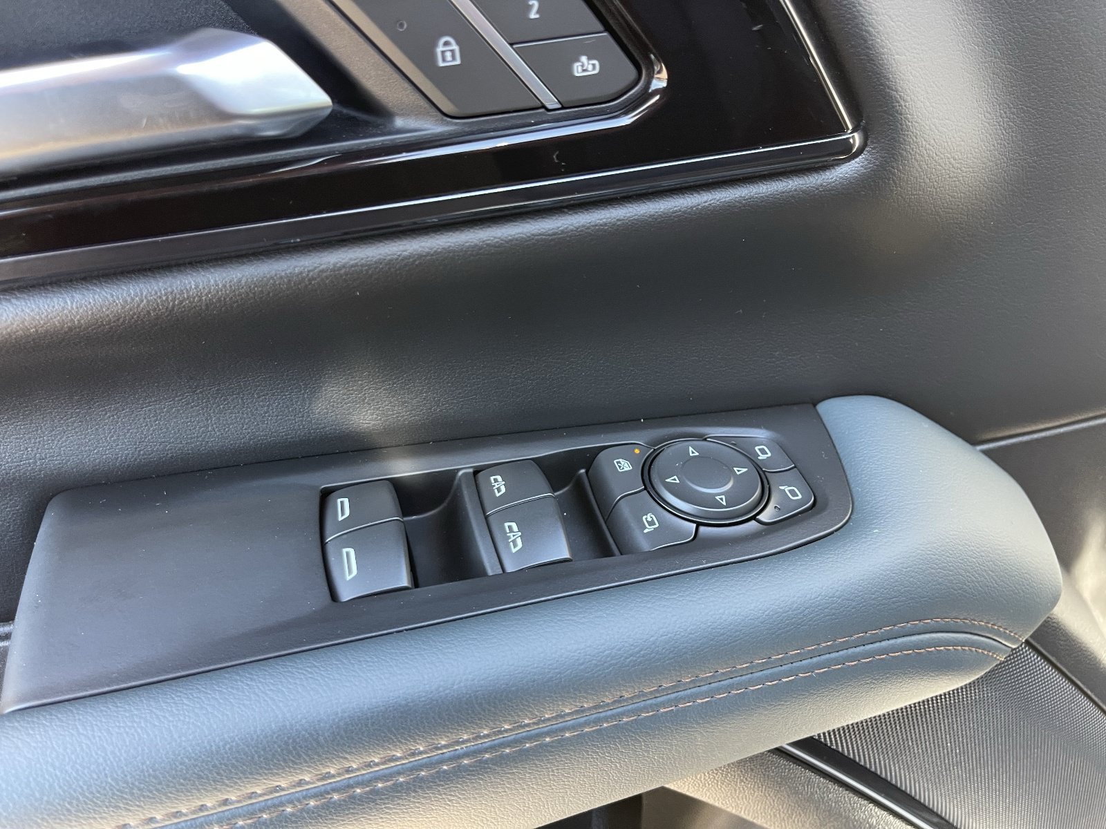 Certified 2025 GMC Yukon AT4 AWD/4WD image 23
