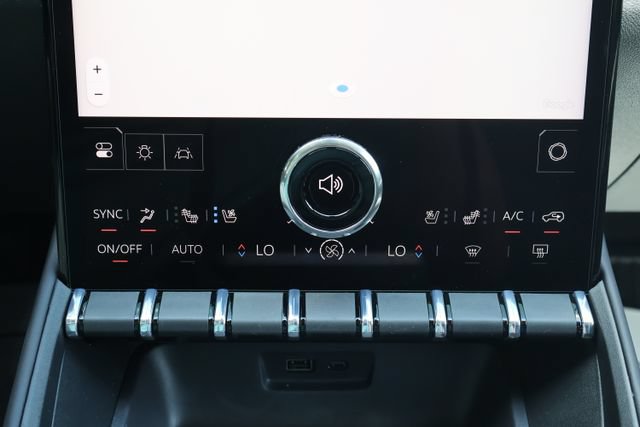 New 2026 GMC Terrain Denali w/ LPO, Black Badging Package AWD/4WD image 13