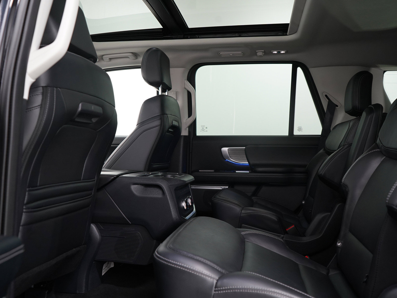 Used 2025 Ford Expedition Platinum AWD/4WD image 20