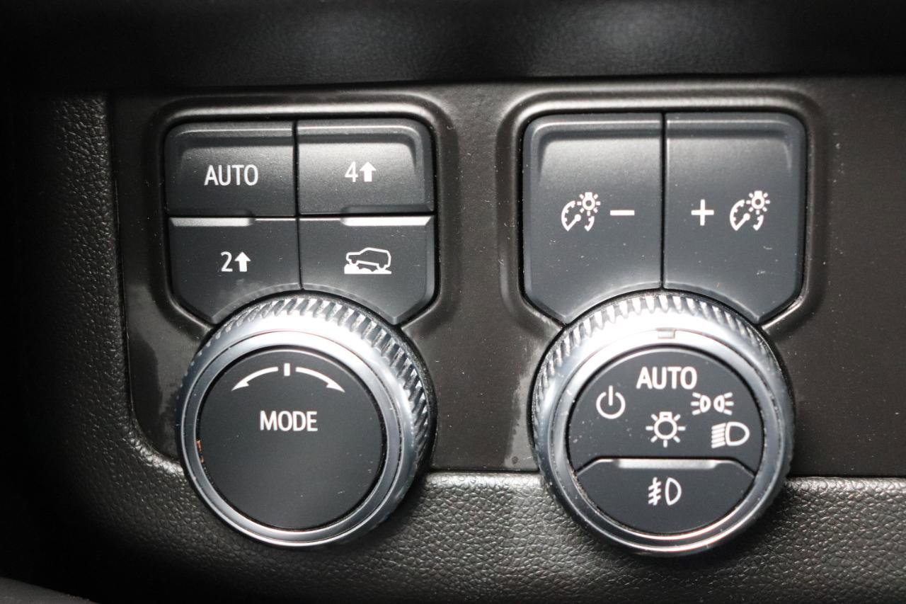 Used 2024 GMC Yukon SLT image 47