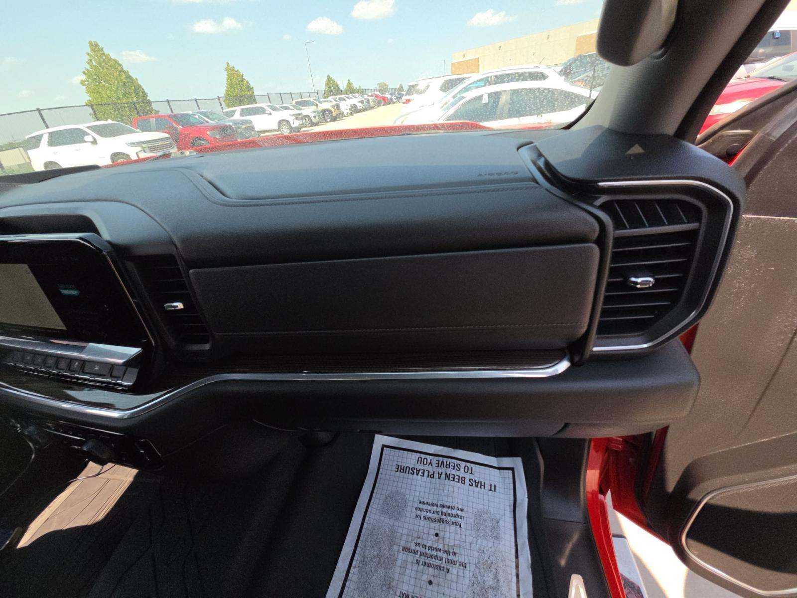 Used 2022 Chevrolet Silverado 1500 LT RWD image 9