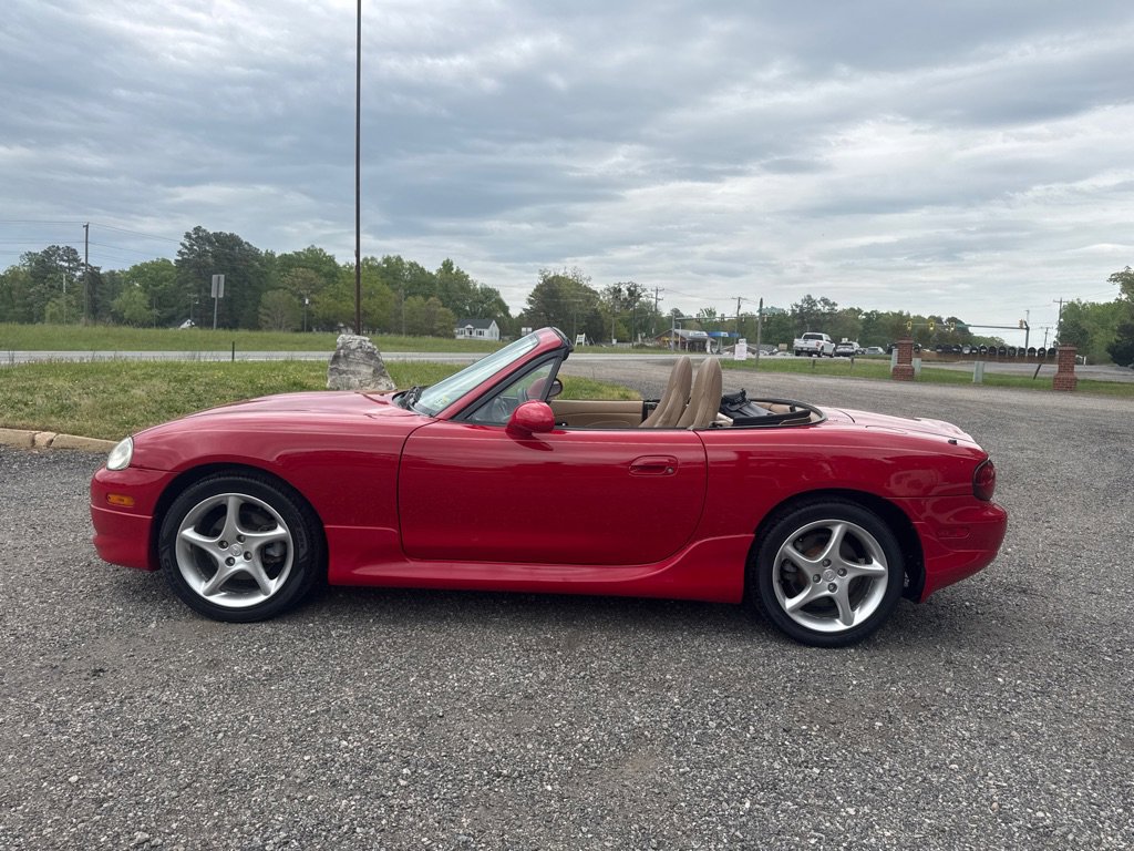 Used 2001 MAZDA MX-5 Miata RWD image 26