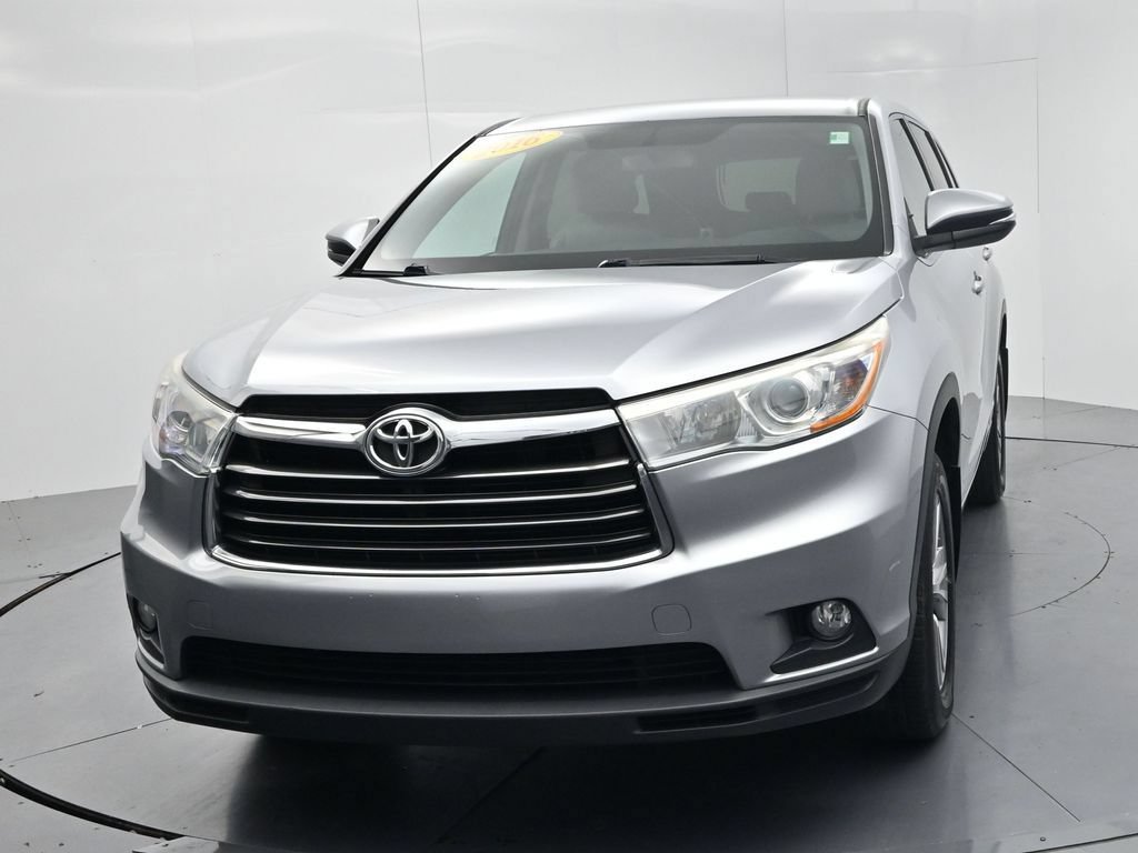 Used 2016 Toyota Highlander Plus AWD/4WD image 3
