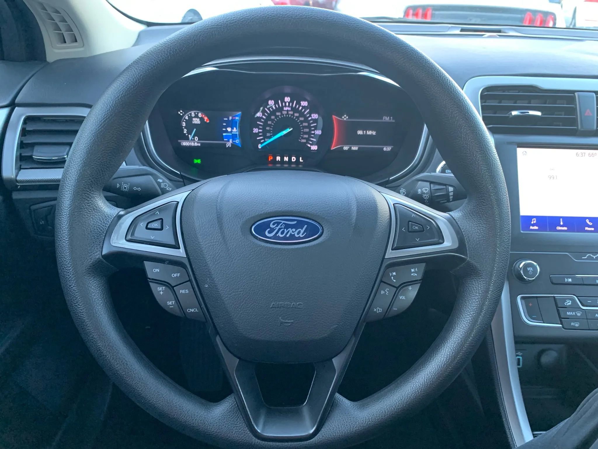 Used 2020 Ford Fusion SE image 15