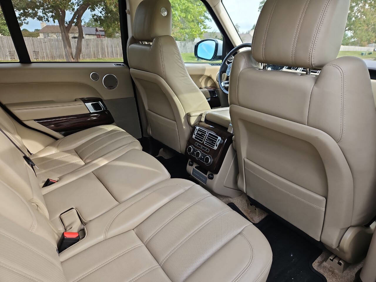 Used 2017 Land Rover Range Rover HSE image 14