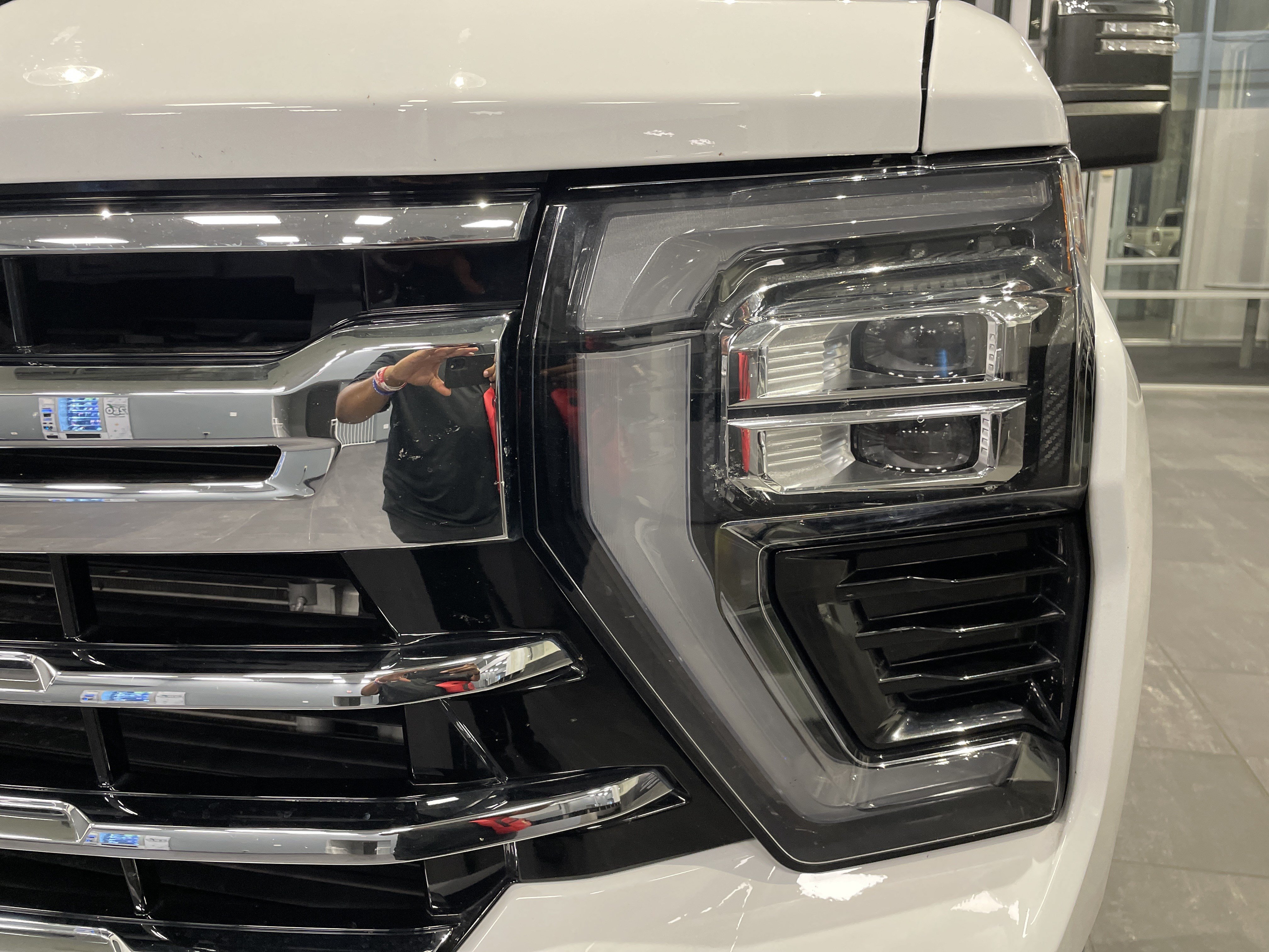 Used 2024 Chevrolet Silverado 2500 LTZ w/ LTZ Premium Package AWD/4WD image 5