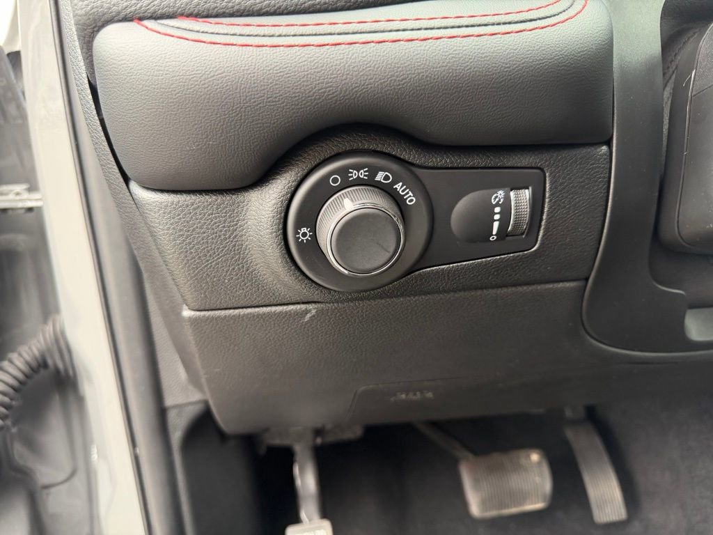 Used 2025 Dodge Durango GT image 18