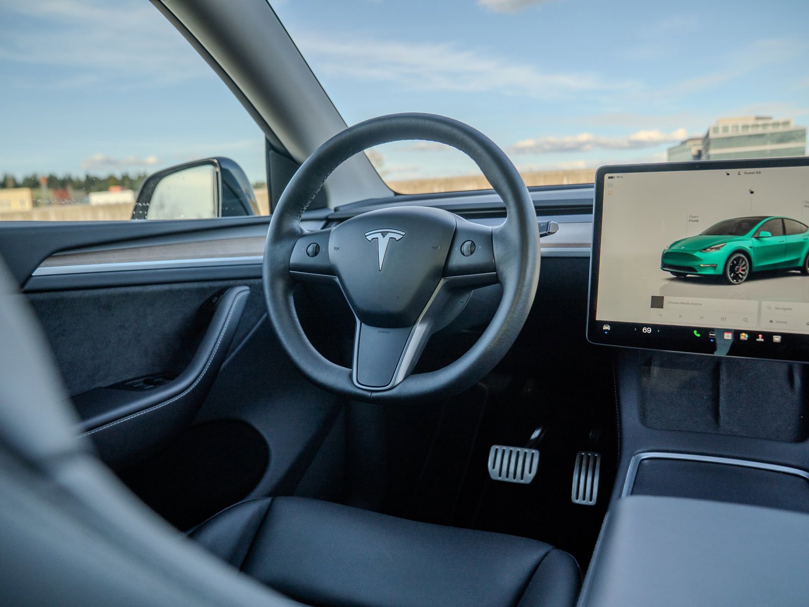 Used 2024 Tesla Model Y Performance image 19