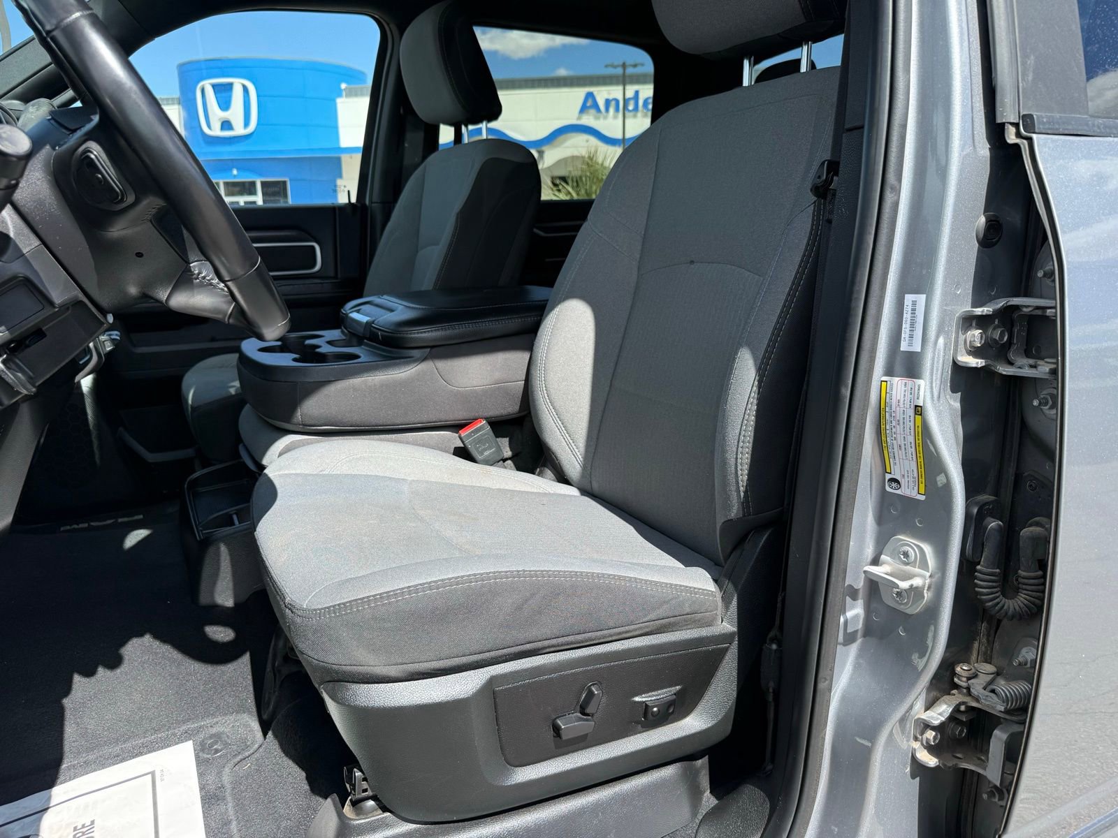 Used 2024 RAM 2500 Big Horn image 31