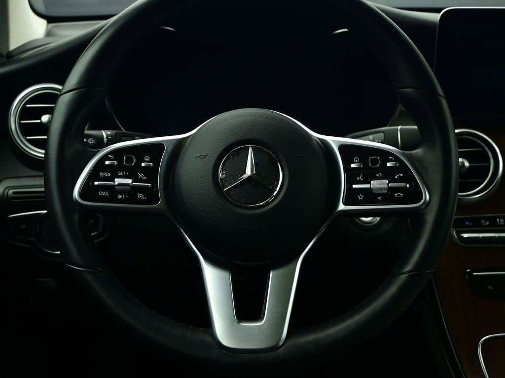 Used 2022 Mercedes-Benz GLC 300 4MATIC image 3