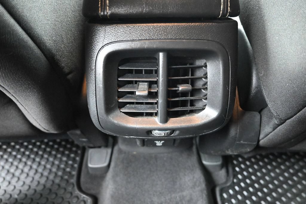 Used 2017 Jeep Cherokee Latitude w/ Cold Weather Group FWD image 26