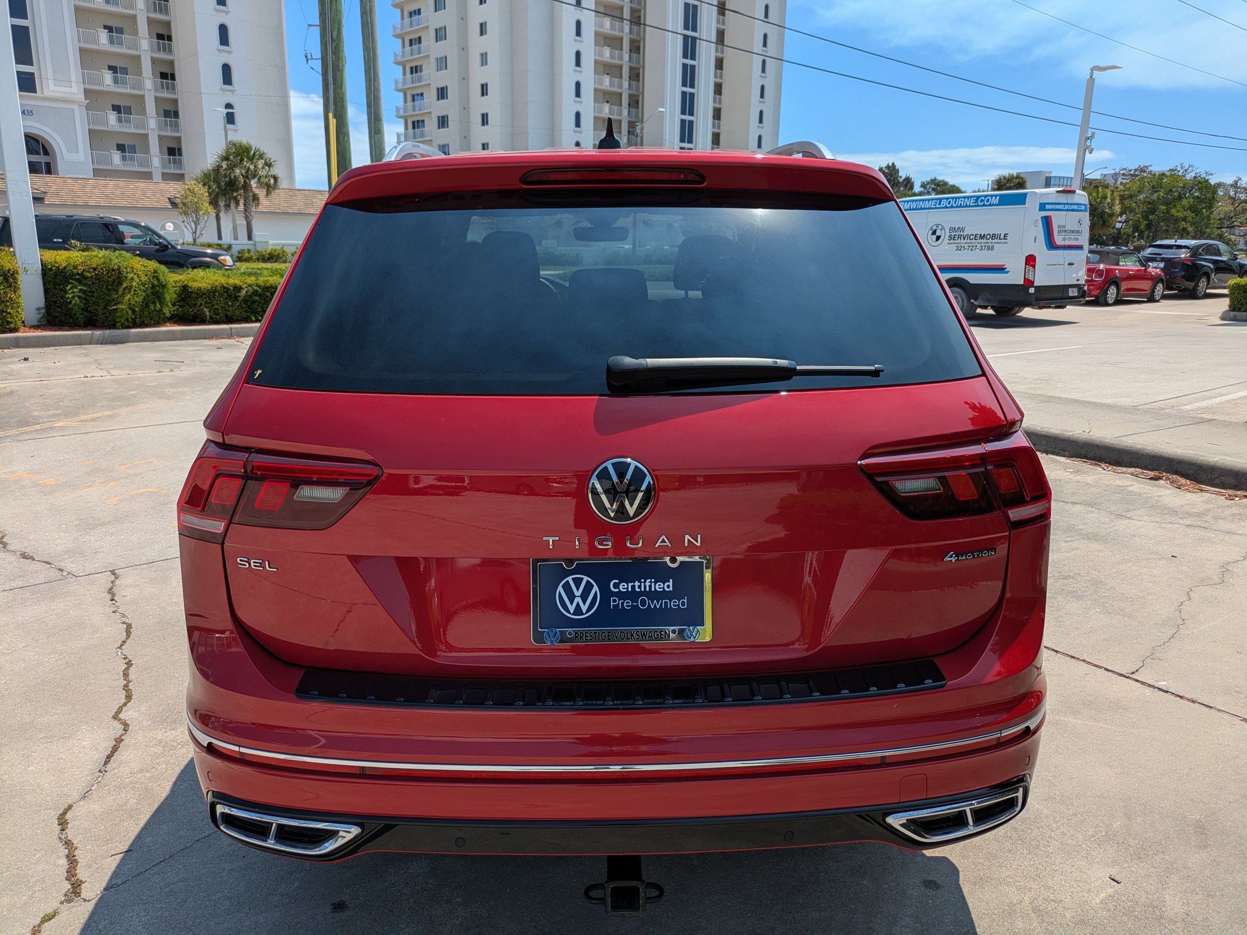 Certified 2024 Volkswagen Tiguan SEL R-Line AWD/4WD image 5