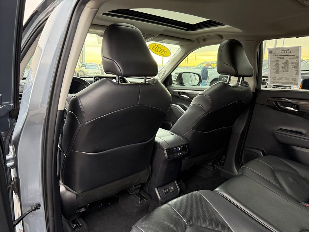 Used 2020 Toyota Highlander Limited image 13
