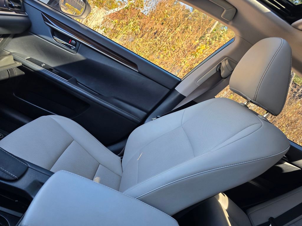 Used 2016 Lexus ES 300h image 43