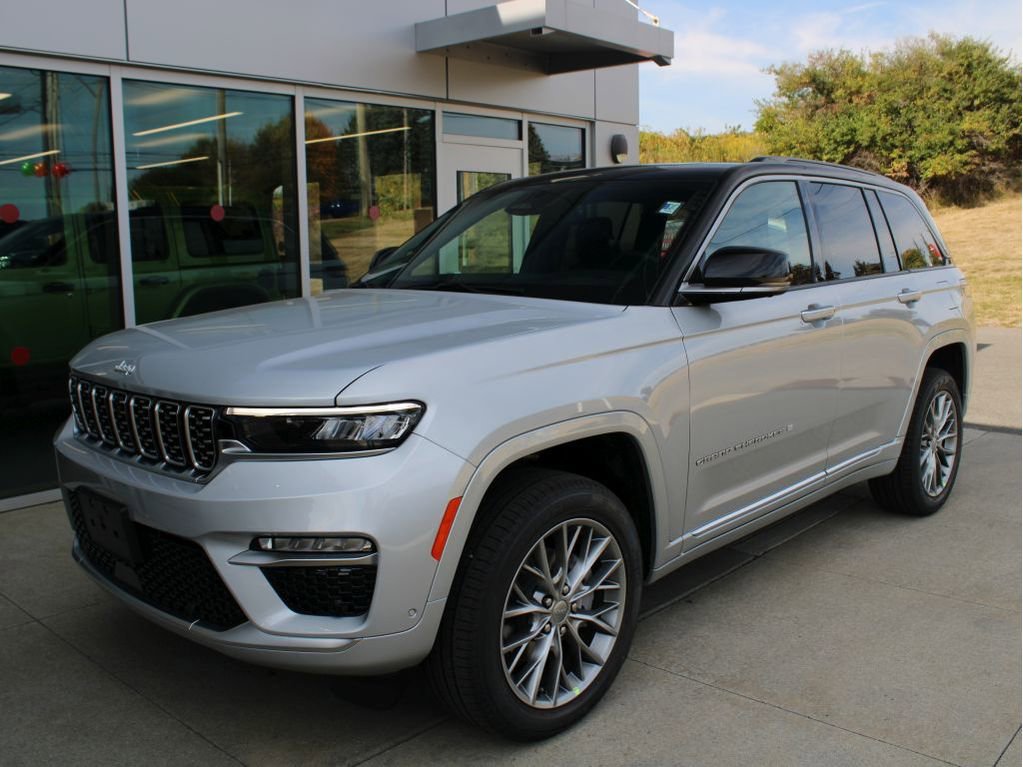 New 2025 Jeep Grand Cherokee Summit image 5
