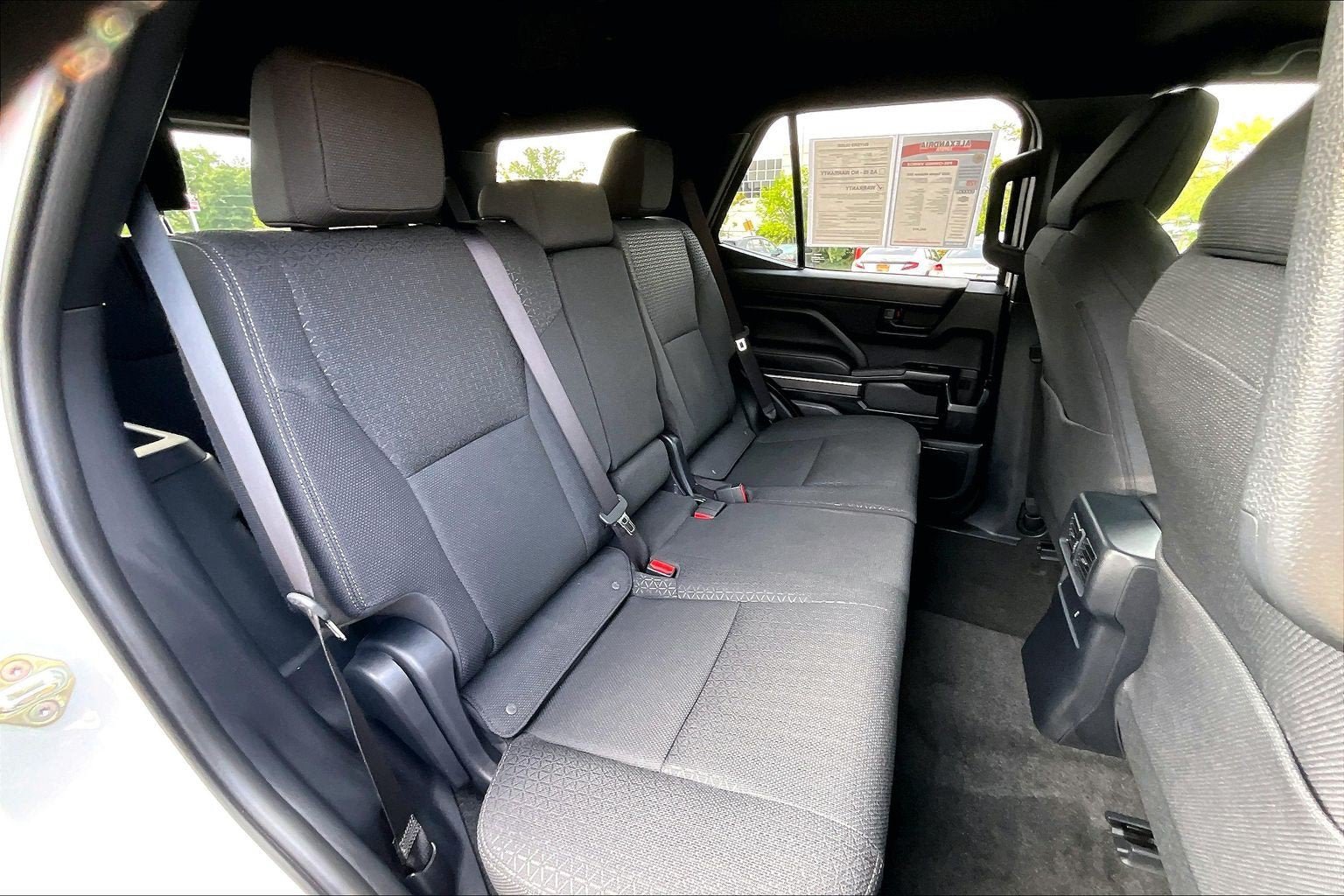 Used 2025 Toyota 4Runner SR5 AWD/4WD image 25