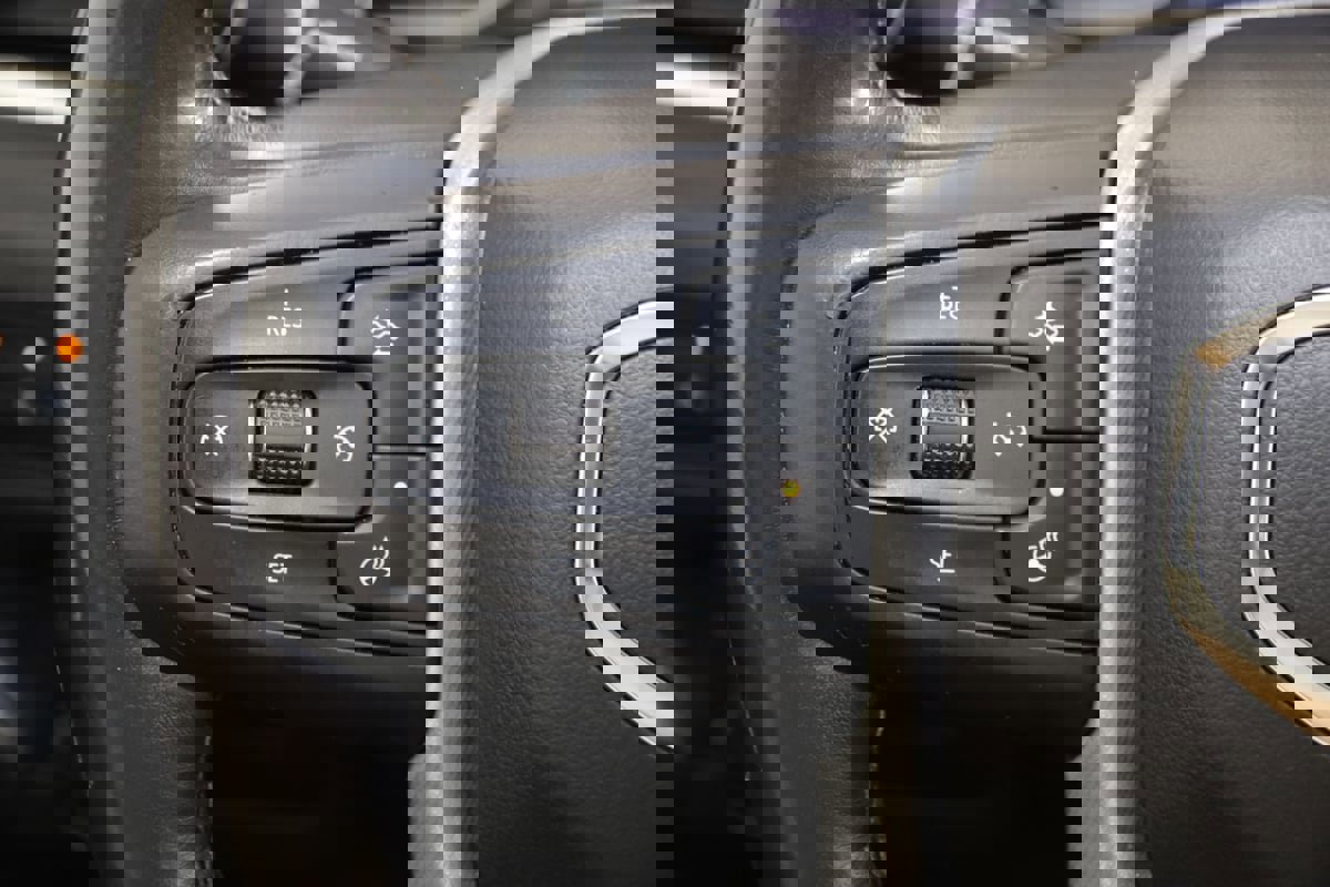 Used 2021 GMC Yukon XL Denali w/ Advanced Technology Package image 39