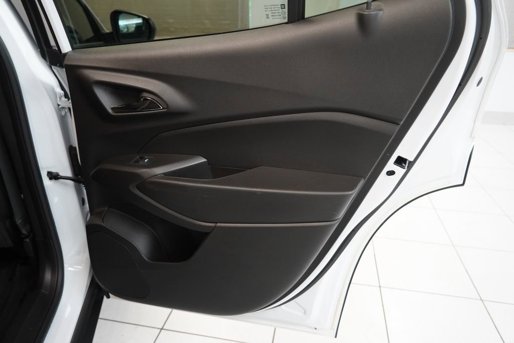 Certified 2024 Chevrolet Trax RS w/ Sunroof Package FWD image 29