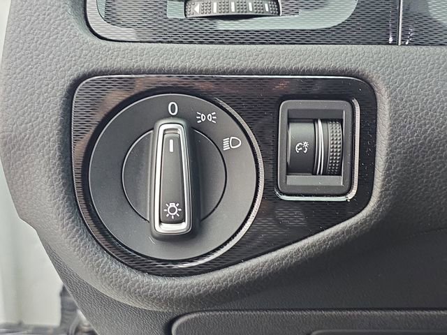 Used 2017 Volkswagen GTI Sport image 23