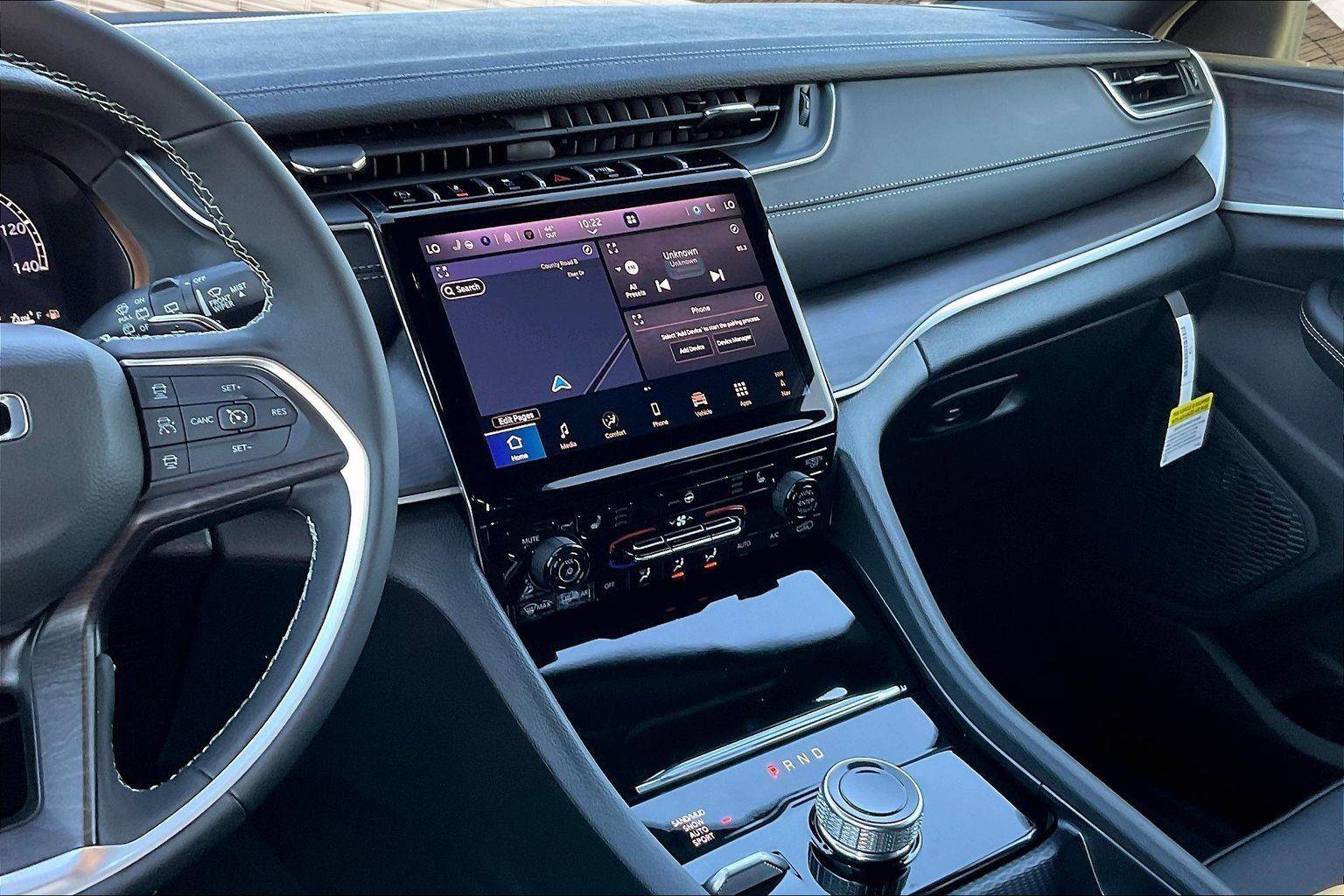 New 2025 Jeep Grand Cherokee L Limited w/ Black Appearance Package image 6