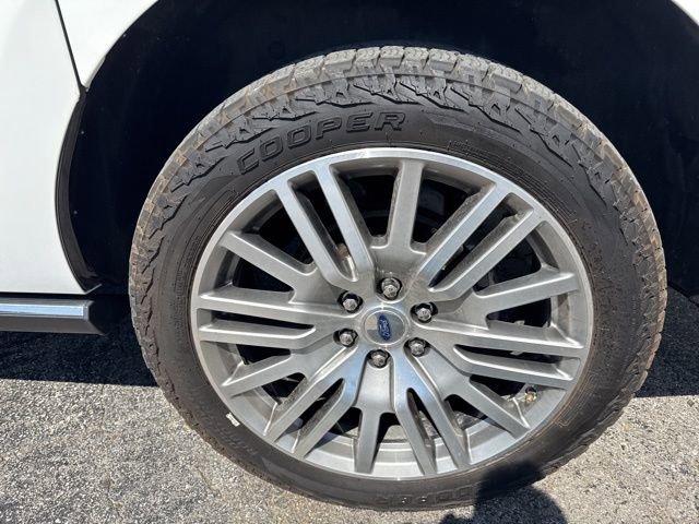 Used 2022 Ford Expedition Max Limited AWD/4WD image 24