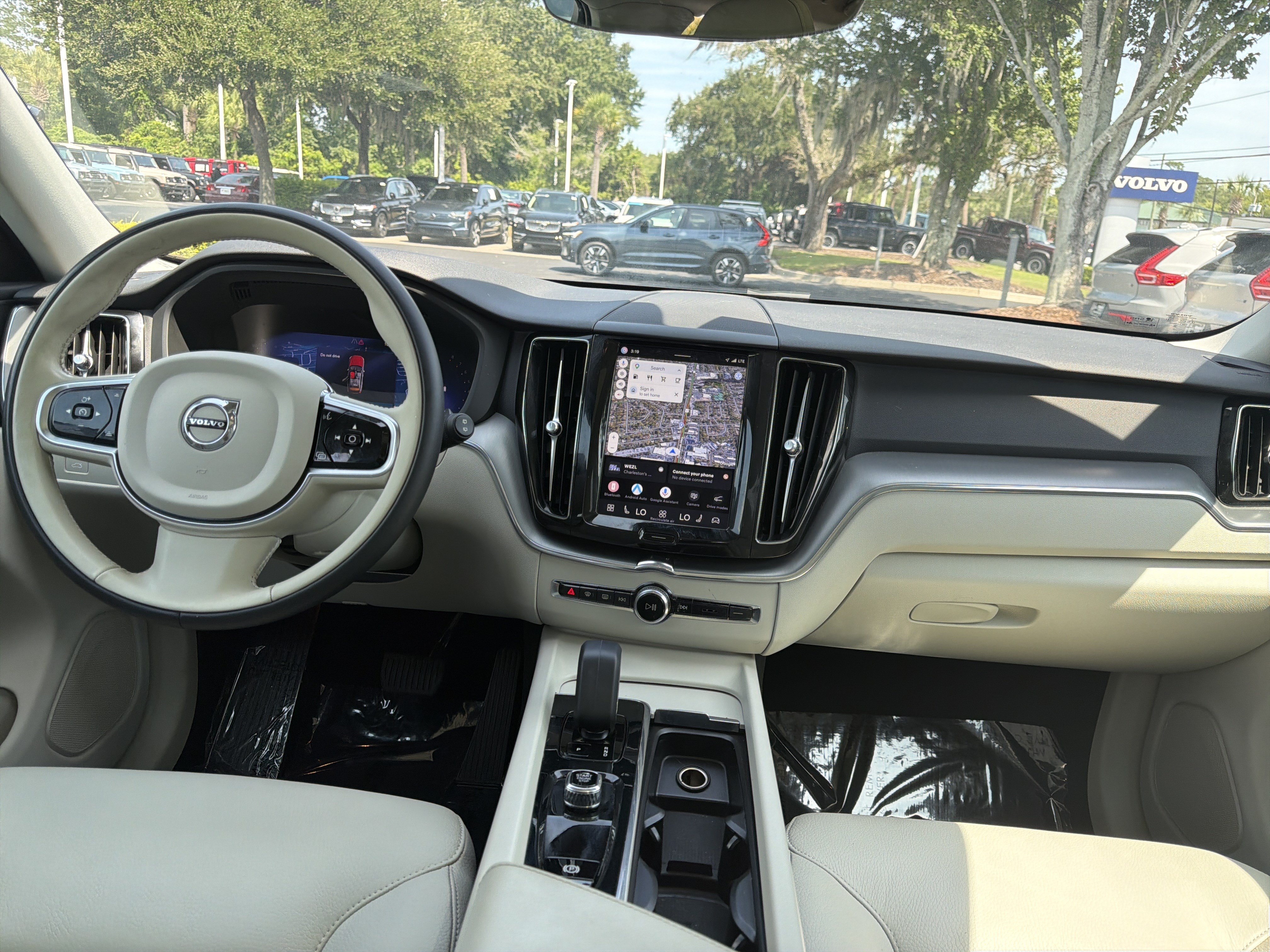 Certified 2024 Volvo XC60 B5 Core AWD/4WD image 30