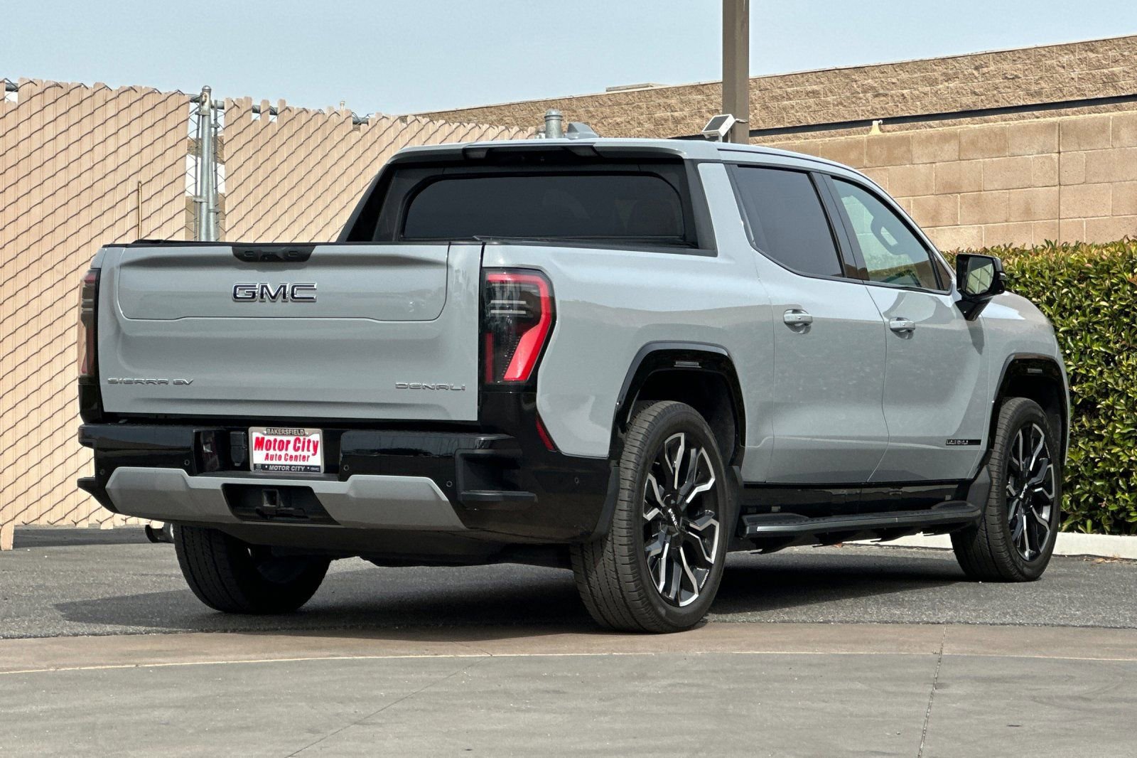 Certified 2024 GMC Sierra EV Denali image 4
