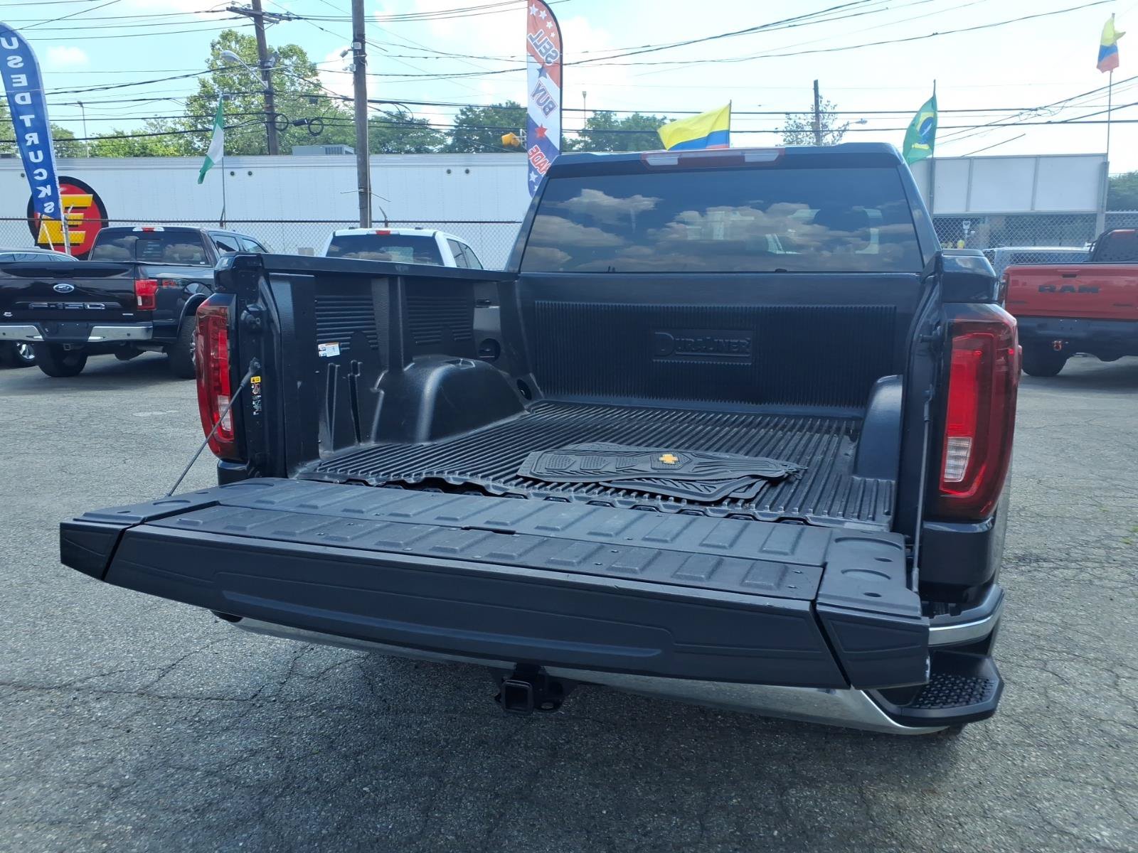 Used 2026 GMC Sierra 1500 SLT AWD/4WD image 16