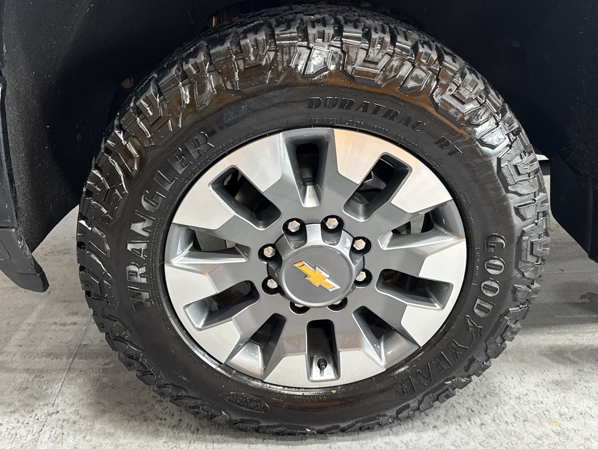 Used 2024 Chevrolet Silverado 2500 Custom w/ Custom Convenience Package AWD/4WD image 9