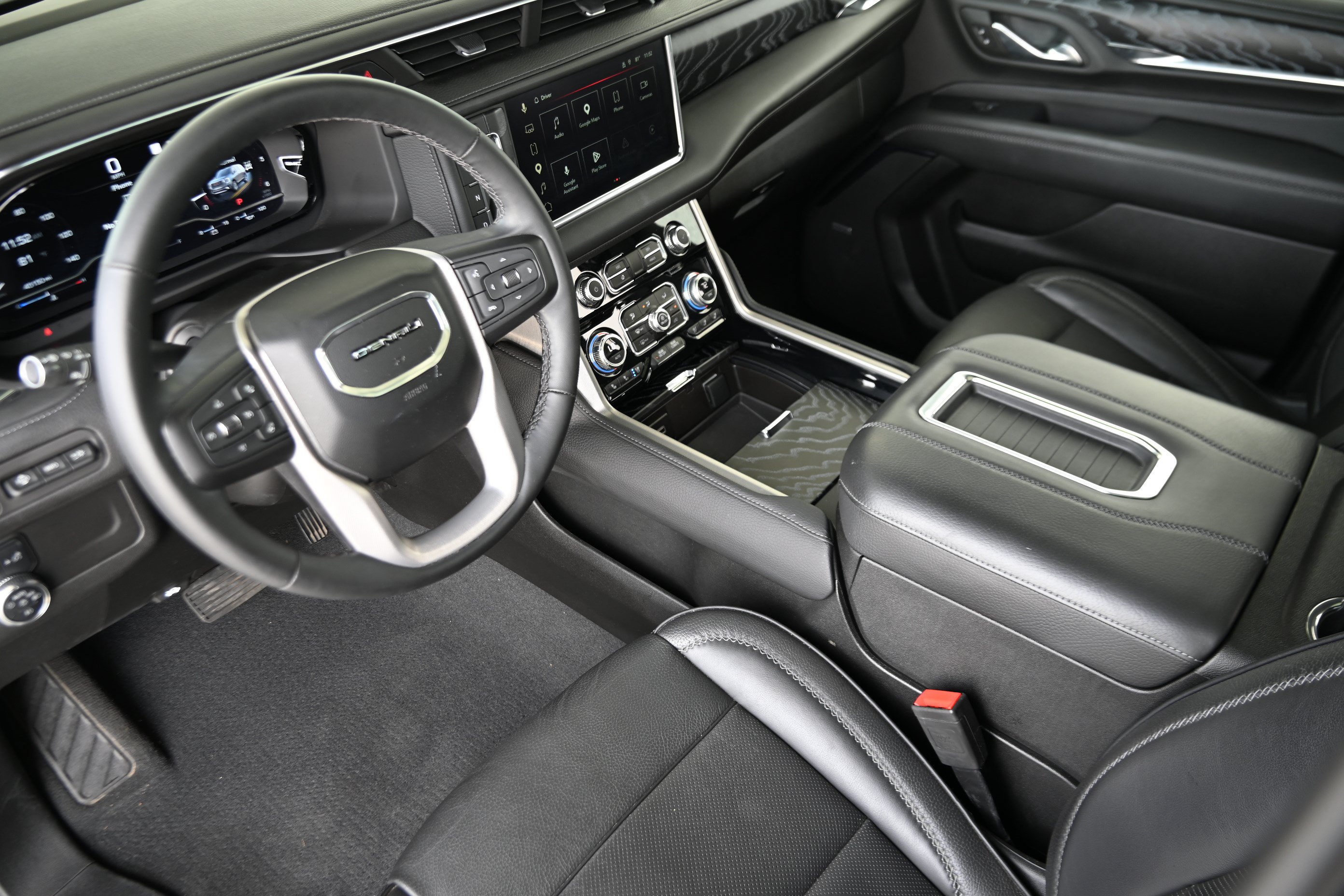 Used 2023 GMC Yukon XL Denali AWD/4WD image 14